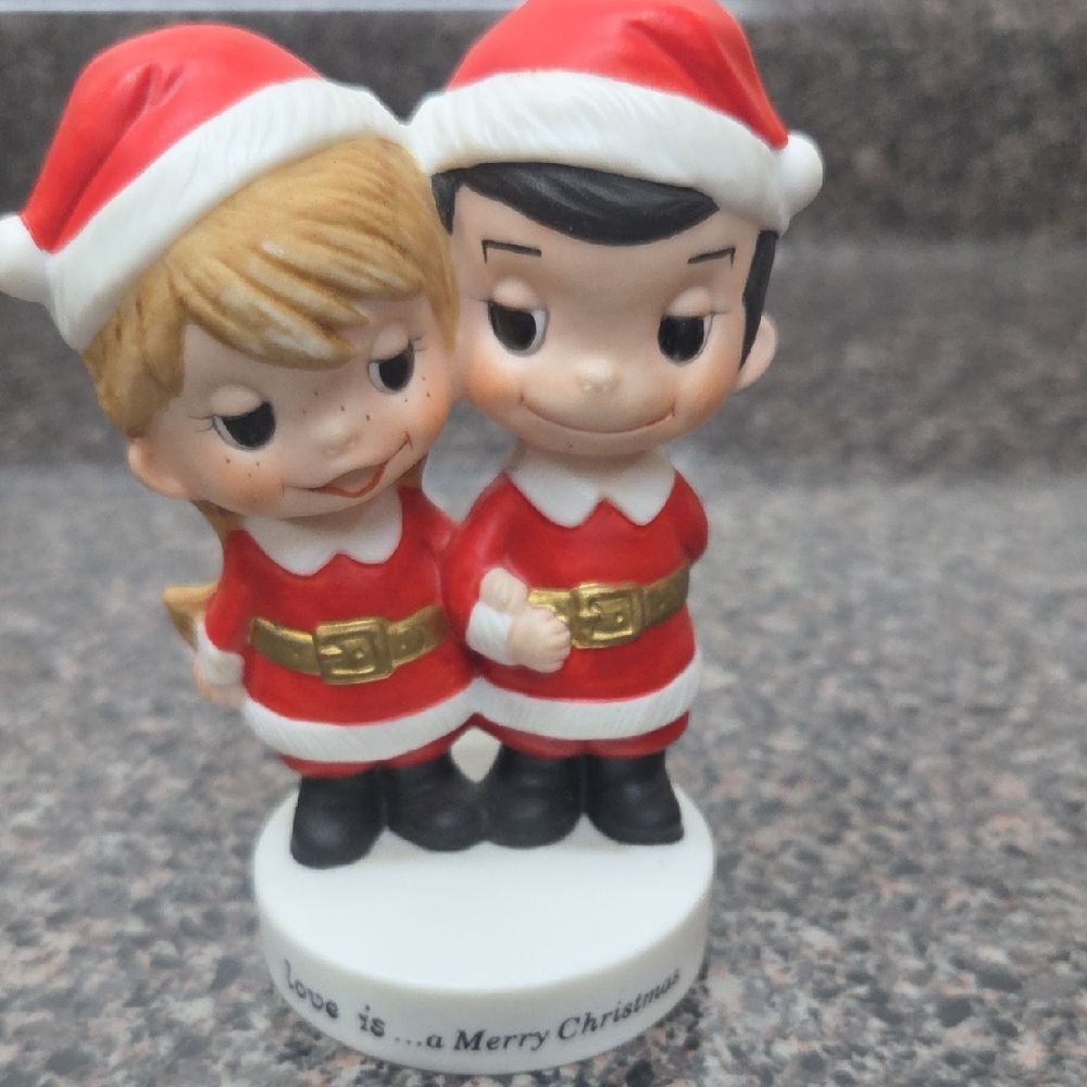 Charming Santa Couple Figurine